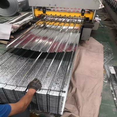 Gegalvaniseerde stalen dakplaat AISI ASTM DIN Z40g Z275g Z350g Aluzinc Az150 Dx51d Geïsoleerde plaat Aanpassing
