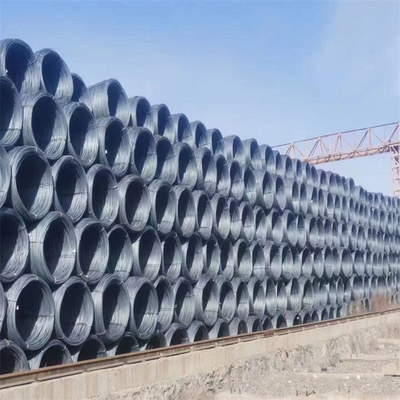 5m-14m Plain End Q195 Low Carbon Steel Wire Rod SAE 1008 in spoelen voor BS Standard Netting