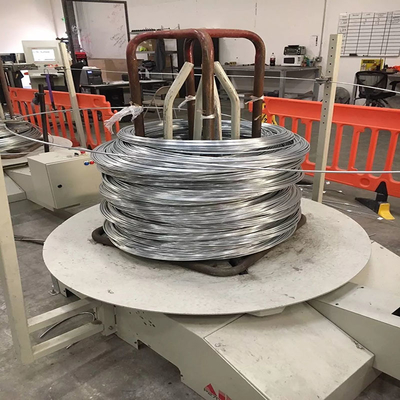 Niet-gelegeerde 5,5 mm SAE1008b SAE1006 S45c 10 1010 Q235 Q195 77b 82b Swrm Stkm11A Warm gedompelde gegalvaniseerde metalen nageldraadstaaf in spoelen