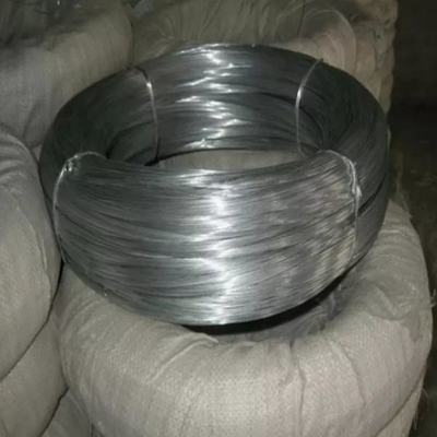 Boven-oppervlakte oliën Metalen draad SAE1040 SAE1045 SAE1070 SAE1080 voor hekken in bulk order