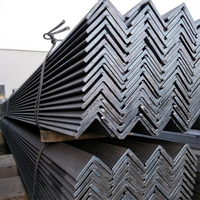 Klasse S275jr 2 inch hoekstaal gegalvaniseerd ijzer L-vorm 250X250 zachte stalen hoekstaaf