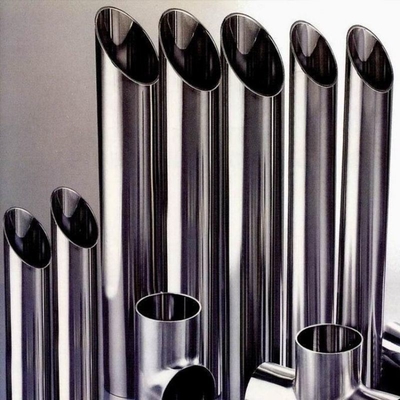 Platte roestvrijstalen buizen ASTM A270 A554 SS304 316L 316 310S 440 1.4301 321 904L 201 Vierkant naadloos buisje van roestvrij staal 12,7-2200 mm